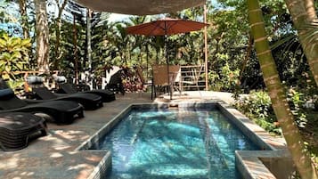 Nhà dành cho gia đình, sân hiên, quang cảnh hồ bơi | Hồ bơi | 11 hồ bơi ngoài trời, dù/ô trên bãi biển/hồ bơi