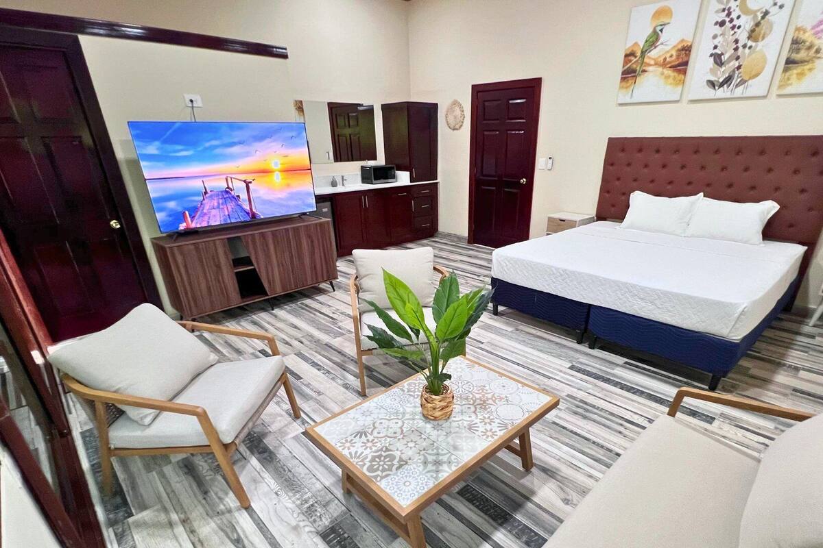 Honeymoon Room, 1 King Bed, Garden View, Garden Area | Premium bedding, down duvets, minibar, desk