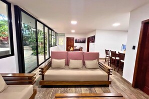 Living area - Hotel Termales La Montaña (Ahuachapán)