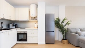 Coffee/tea maker, microwave, oven, stovetop - Home2Book Serenity Terrace & Pool, La Quinta (Tenerife)