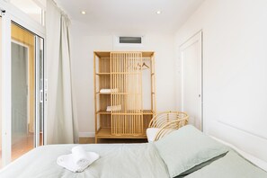 2 室のベッドルーム、アイロン / アイロン台、WiFi、ベッドシーツ