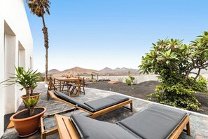 تناول الطعام بالخارج