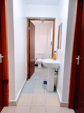 Handtücher, Seife, Toilettenpapier