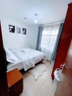 WiFi, bed sheets