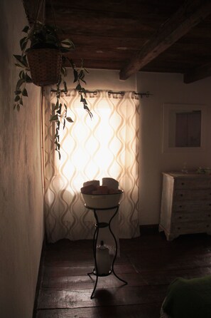 Interior - Cozy home for groups of friends or family with pets allowed! (Pian degli Ontani)