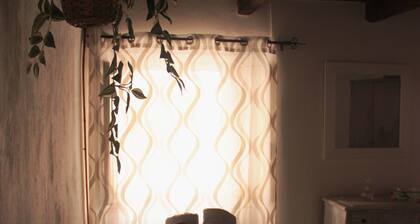 Cozy home for groups of friends or family with pets allowed!