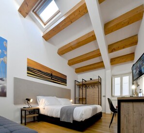 Economy Double Room | Iron/ironing board, free WiFi - Ballarooms B&B Palermo Centro (Palermo)