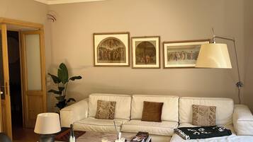 TV a schermo piatto, lettore DVD