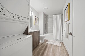 Hair dryer, towels, toilet paper - Lake Oswego modern ground level private condo - Pet Friendly! (Lake Oswego)