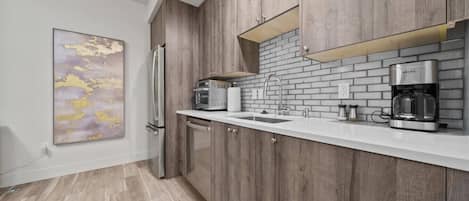 Fridge, microwave, dishwasher, coffee/tea maker