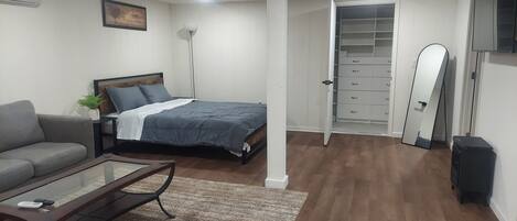 1 chambre, fer et planche à repasser, accès Internet, draps fournis