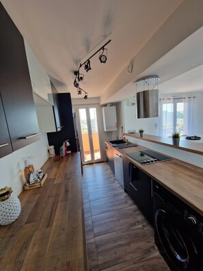 Fridge, microwave, oven, dishwasher