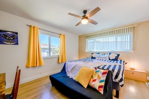 2 bedrooms, desk, iron/ironing board, travel crib