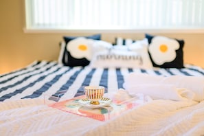2 bedrooms, desk, iron/ironing board, travel crib