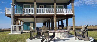 Unwind on the Bay- Fishing, Pool, Tennis, Basketball courts & Kids' Playground