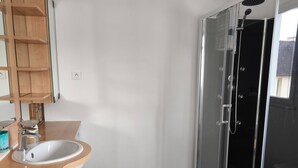Bathroom - Ty ERMOR Appart (Saint-Nicolas-du-Pélem)