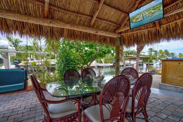 屋外ダイニングエリア