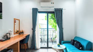 Vietnam Suite Double | Premium bedding, desk, free WiFi, bed sheets