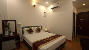 Premium bedding, desk, free WiFi, bed sheets