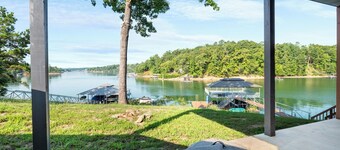 Sweet Retreat: 5  BR, 4  BA House in Houston, Sleeps 15