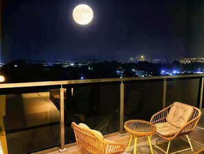 Business Single Room, 1 King Bed, City View | In-room safe, desk, laptop workspace, blackout drapes - Hotel Eden 24 Novembre (Kinshasa)