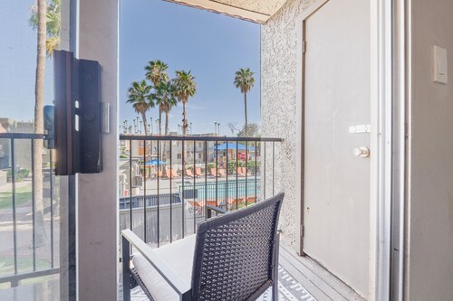 2BR - Gym - Pool - Great For Mid/Long Stays