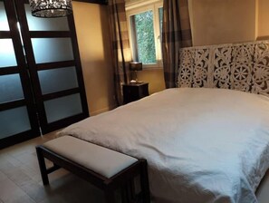 3 bedrooms, iron/ironing board, Internet, bed sheets