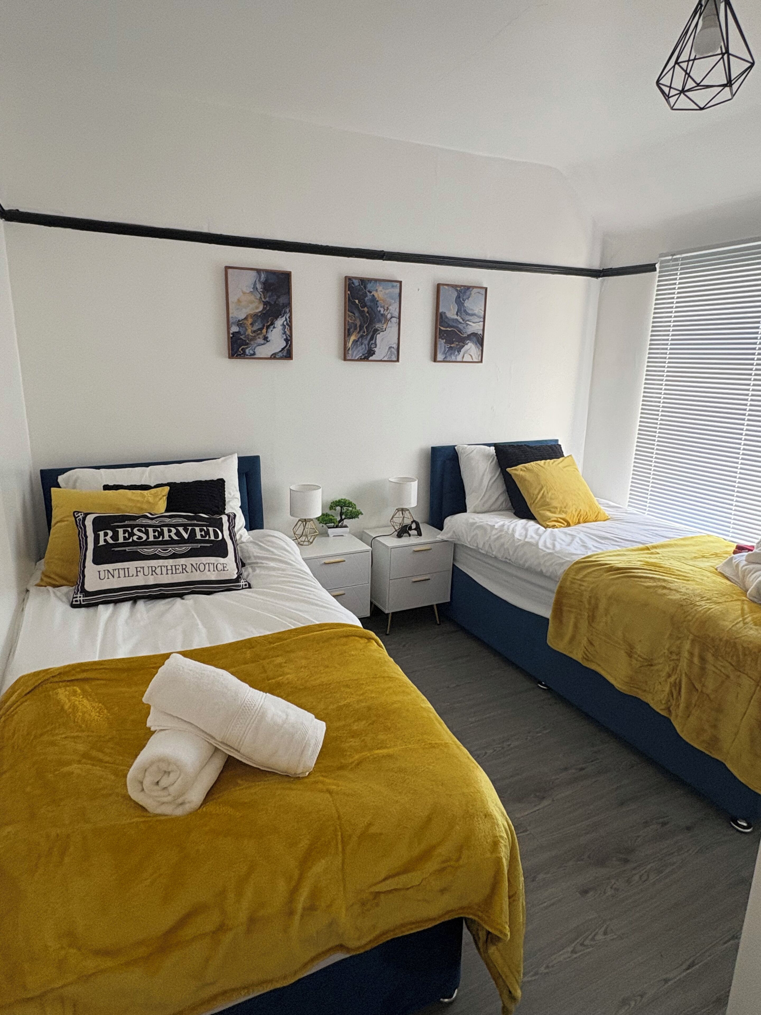 3 chambres, fer et planche à repasser, accès Internet, draps fournis