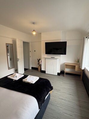 3 camere, ferro/asse da stiro, accesso a Internet, lenzuola