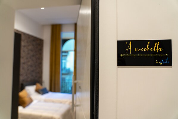 Deluxe Twin Room, Balcony, City View