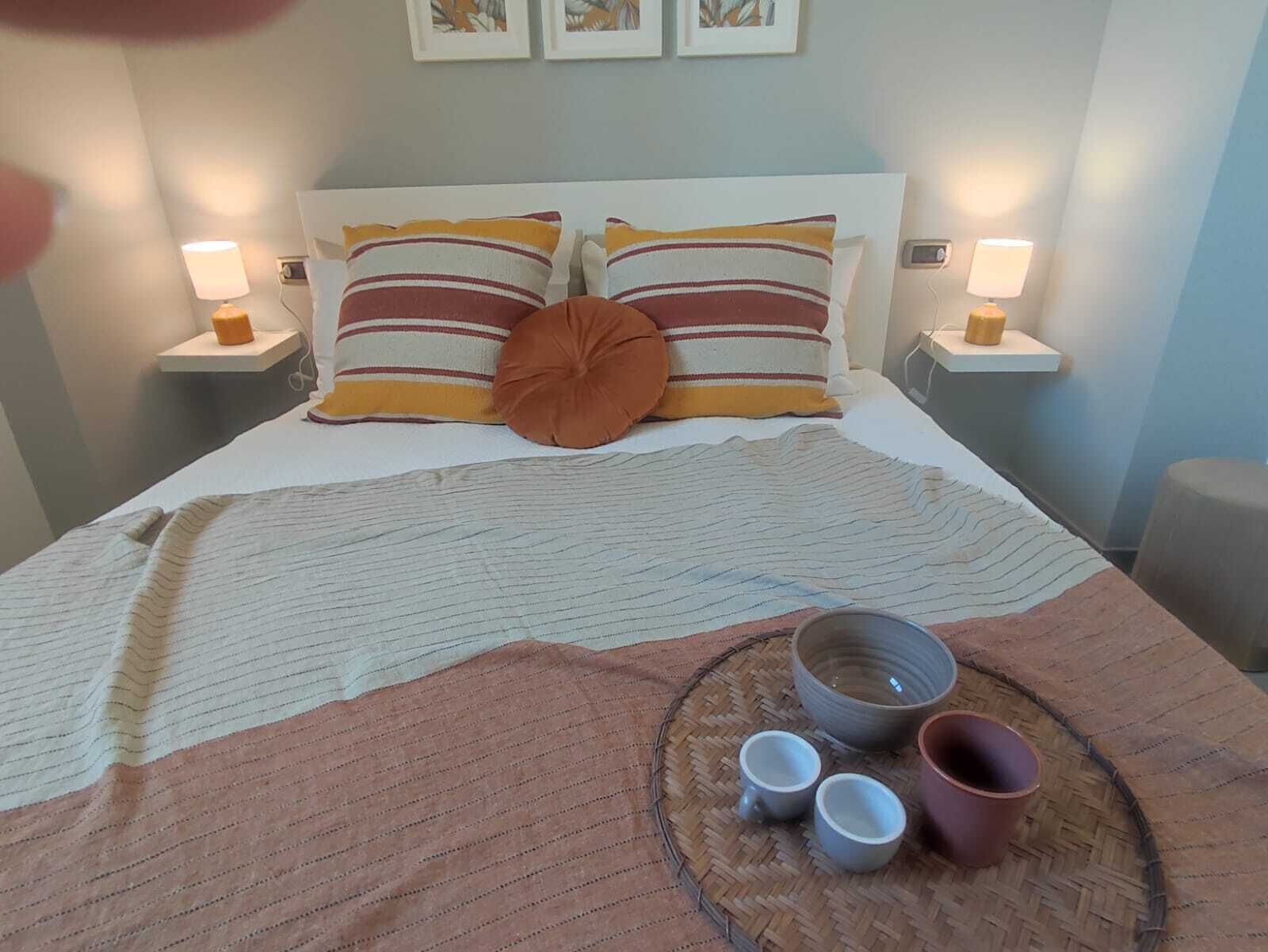 2 habitaciones, tabla de planchar con plancha y wifi gratis 