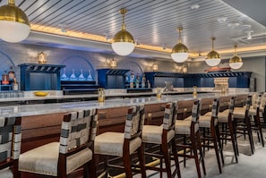4 restaurants, breakfast served, Italian cuisine