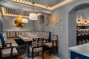4 restaurants, breakfast served, Italian cuisine
