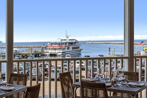 4 restaurants, breakfast served, Italian cuisine