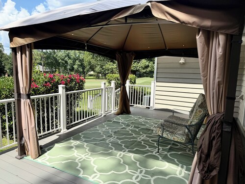  3-bedroom house on Golf course. Beach, casino golf shopping relax large home.