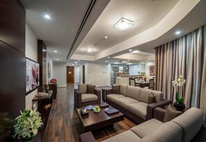 Smart TV, fireplace, DVD player, books