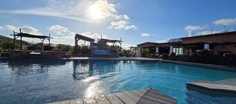 Shangri-lá (tree of life) Villas