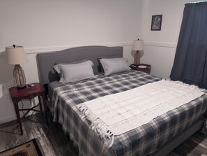 Iron/ironing board, Internet, bed sheets