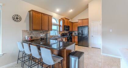 1 story, foosball, COZY 3 bedroom in The Woodlands ! !