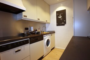 Kühlschrank, Ofen, Herdplatte, Geschirrspüler