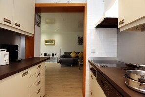 Kühlschrank, Ofen, Herdplatte, Geschirrspüler