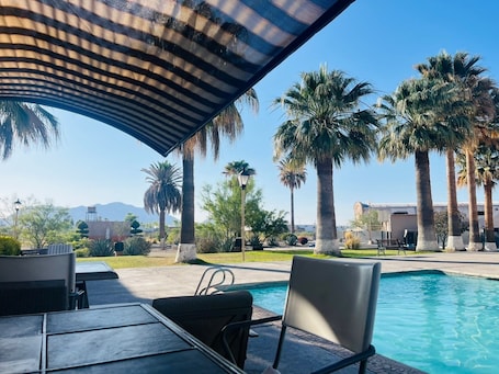 Outdoor pool. HOTEL SANTA FE