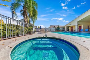 Pool - Theatre * Pool * near Parks! (Kissimmee)