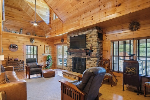 Cozy Country Cabin near Savannah, Georgia
The Perfect Staycation