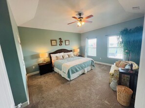 3 soverom, strykejern/-brett, wi-fi (inkludert) og sengetøy