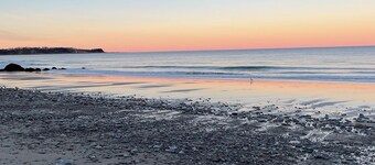 Charming Cabin 500 feet to beach