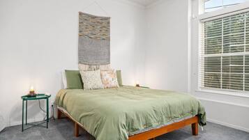 3 bedrooms, desk, iron/ironing board, travel cot