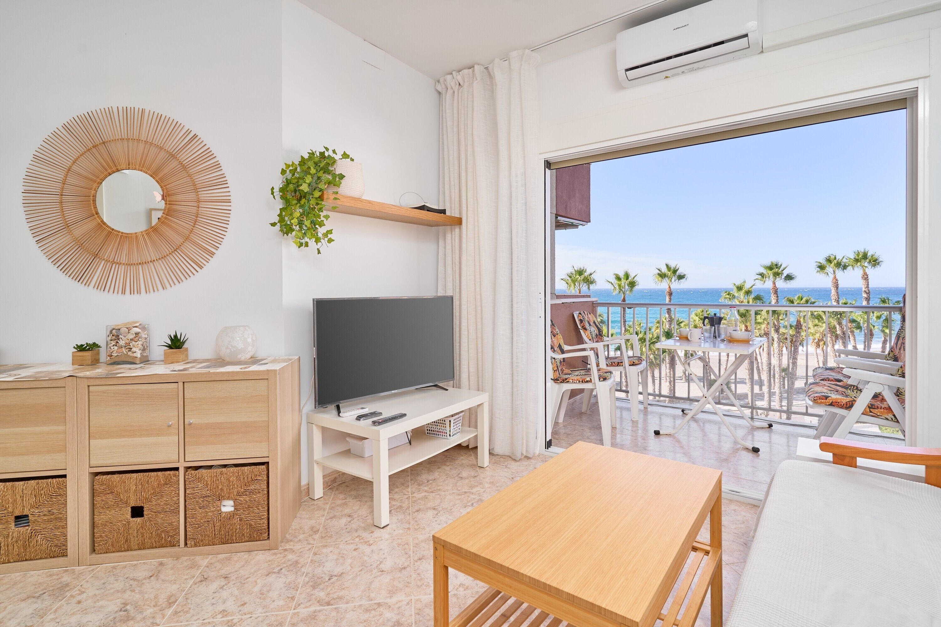 Fernseher, Tischtennisplatte