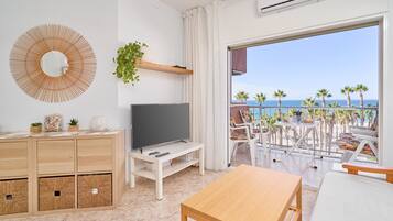 Fernseher, Tischtennisplatte