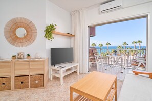 TV, mesa de pingue-pongue